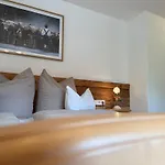 Appartamento Bischof - 5 Exklusive Und 1 Doppelzimmer - 4x Mit Privater Zirben Sauna - Semmelservice & Hindelang *