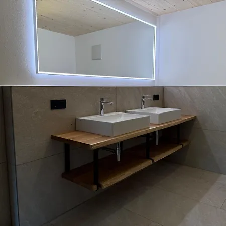 Apartmán Bischof - 5 Exklusive Und 1 Doppelzimmer - 4x Mit Privater Zirben Sauna - Semmelservice & Hindelang *