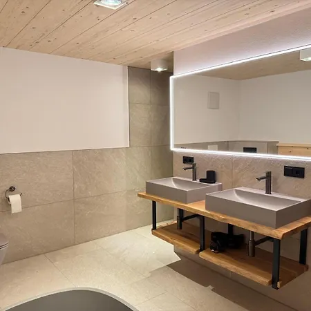 Apartmán Bischof - 5 Exklusive Und 1 Doppelzimmer - 4x Mit Privater Zirben Sauna - Semmelservice & Hindelang