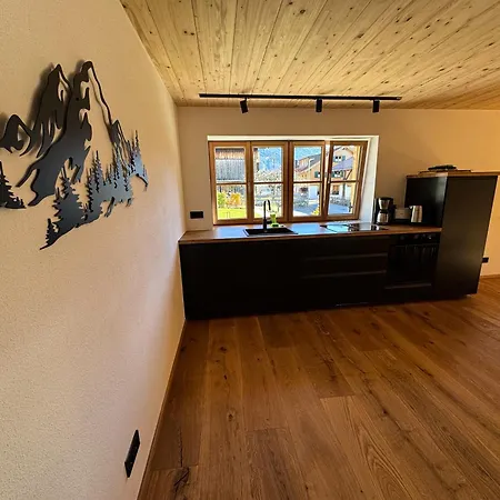 Apartmán Bischof - 5 Exklusive Und 1 Doppelzimmer - 4x Mit Privater Zirben Sauna - Semmelservice & Hindelang *